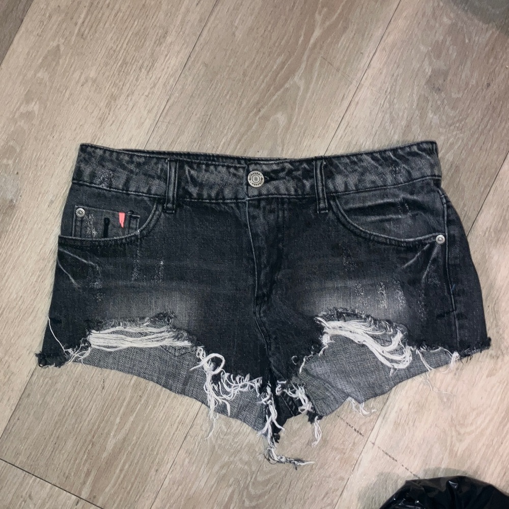 DOLLHOUSE Black Denim Shorts Size: 9